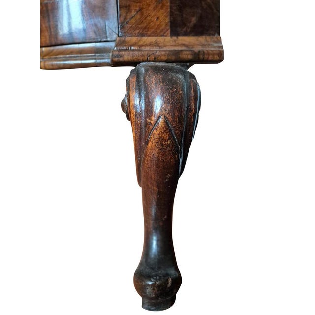 Baroque Baroque Inlaid Walnut and Burl Wood Commode with Serpentine Front and Cabriole Legs, 1780s For Sale - Image 3 of 17