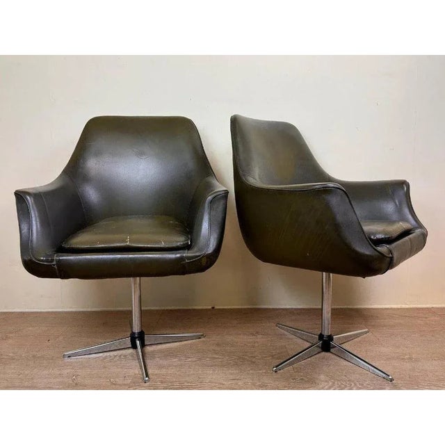 Set of Mid-Century Swedish Swivel Armchairs with Leather Upholstery and Seat Cushion in the style of Overman For Sale - Image 5 of 9