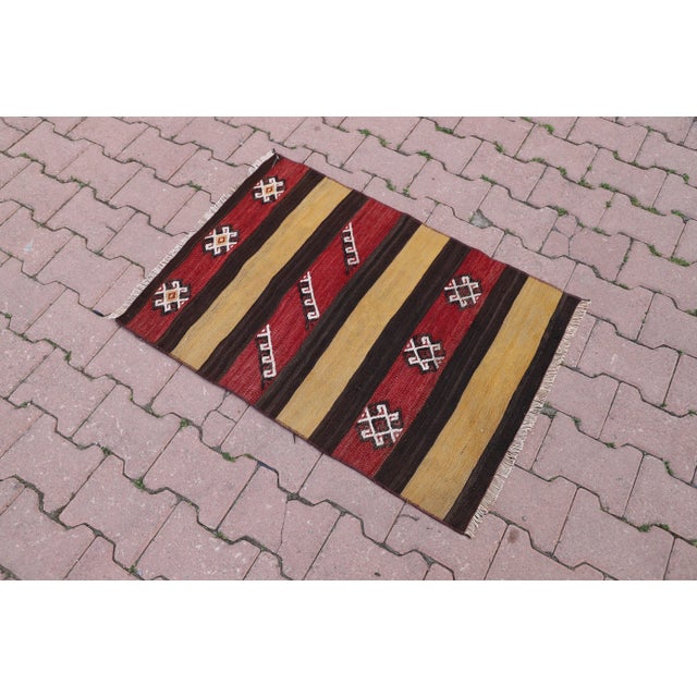 Turkish 1980s Primitive Anatolian Hand Knotted Striped Turkish Kilim Rug For Sale - Image 3 of 11