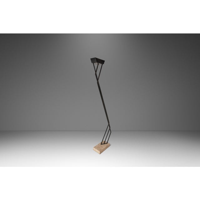 Introducing an ultra-stylish floor lamp designed and crafted in Italy during the 1980s. Featuring a fascinating cantilever...