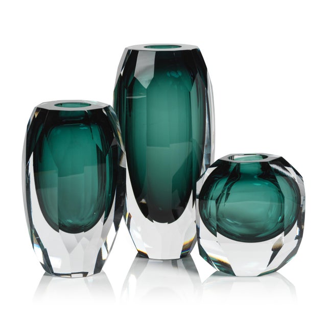 Our exquisite "Albi Emerald Cut Glass Vase" is the perfect decorative piece for adding a touch of elegance to your home...