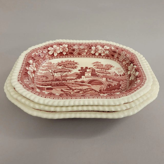 Set of 3 Copeland graduated red transferware serving bowls in “Spode's Tower” pattern. These shallow bowls are Ideal for...