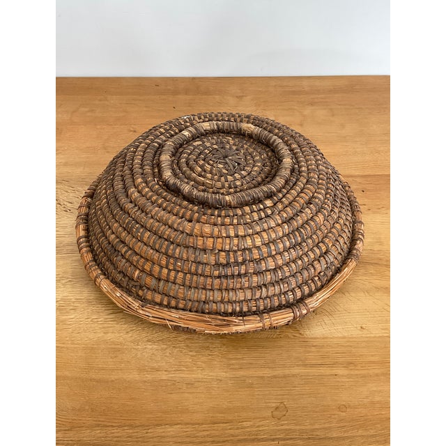 Large Hand-Woven Wicker Tray Basket For Sale - Image 18 of 18