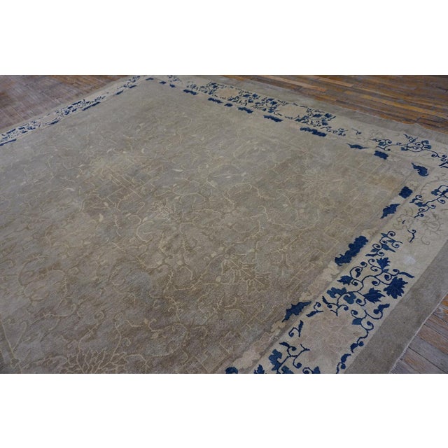 Magnificent Antique Chinese Peking Rug Chinoiserie Pattern Light Gray Background and Ivory/Blue Border For Sale - Image 4 of 11