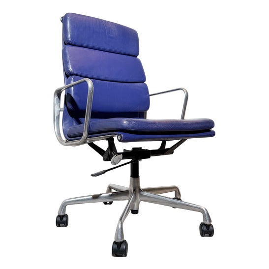 EA 219 Soft Pad Office Chair by Charles & Ray Eames for Vitra For Sale