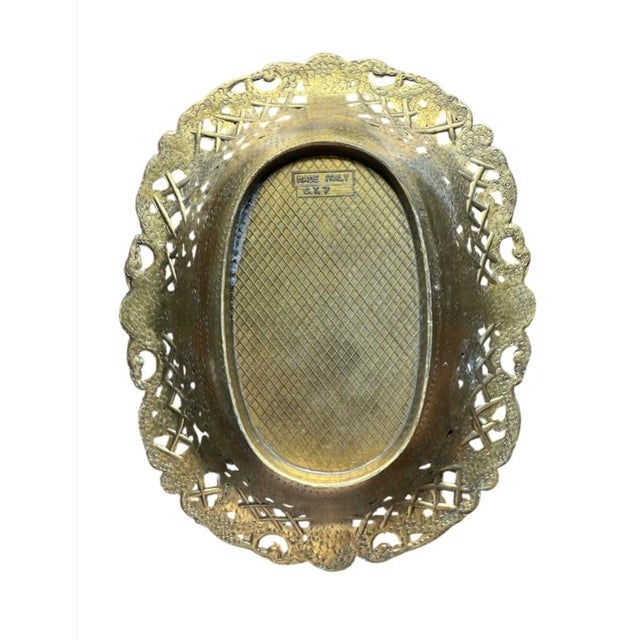 You’ll be the envy of your visitors with this “Bon Bon” bowl. It is gorgeous, empty. Mid-century yes, but far from modern!