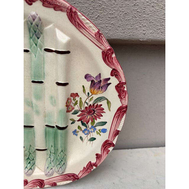 Longchamp 19th Century Majolica Asparagus Plate With Flowers Longchamp For Sale - Image 4 of 5