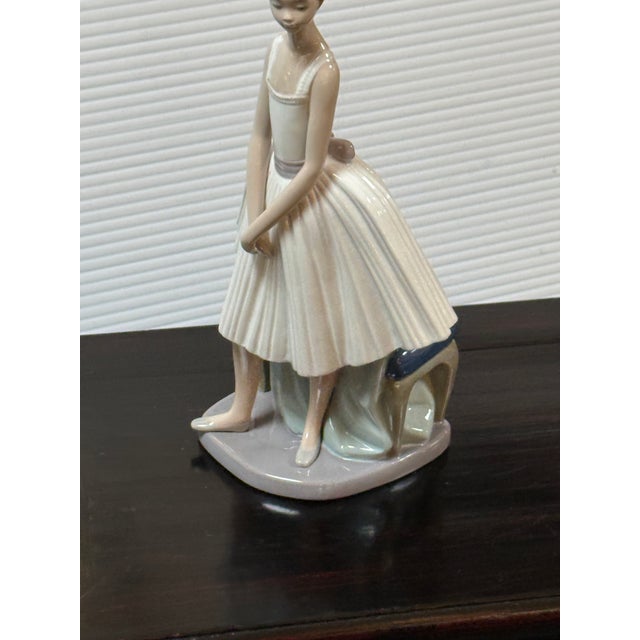 Off-white Francisco Catalá for Lladró Ballet Pose Porcelain Figurine, Signed For Sale - Image 8 of 12