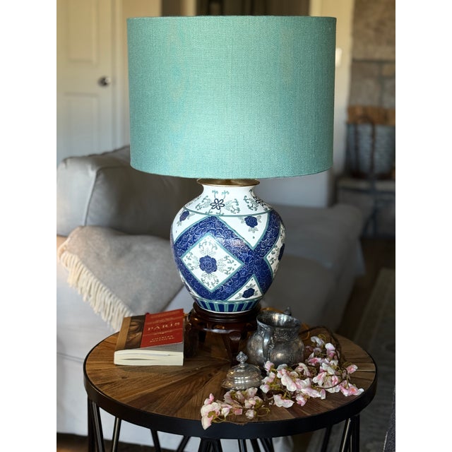 Chinoiserie Vintage Blue & White Chinoiserie Ginger Jar Lamps With Custom Teal Linen Shades - a Pair For Sale - Image 3 of 11