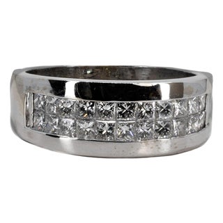 Late 20th Century 18k Diamond Ring, Size 8.25 For Sale