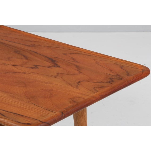 Andreas Tuck Model AT11 Coffee Table in Oak and Teak by Hans J. Wegner for Andreas Tuck, 2000s For Sale - Image 4 of 8