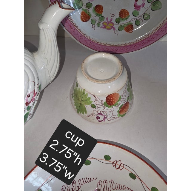 English Group of English Pearlware Strawberry and Vine For Sale - Image 3 of 15