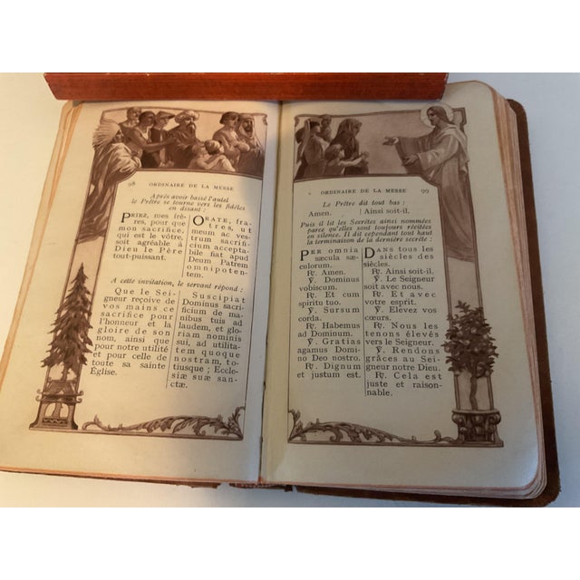 Vintage French Catholic Prayer Book – Missel De Christ-Roi – Gilt Edges & Illustrated For Sale - Image 10 of 12