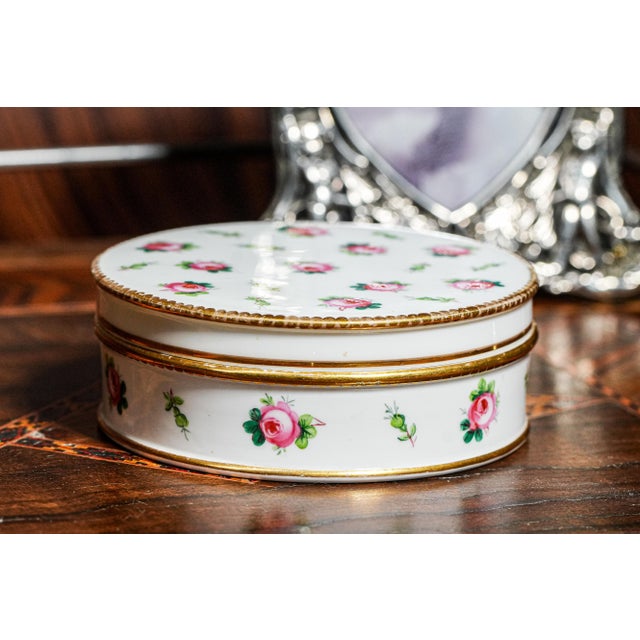 Beautiful English Hand Painted Rose Mintons China Antique Porcelain Circular Jewelry Vanity Box For Sale - Image 9 of 13
