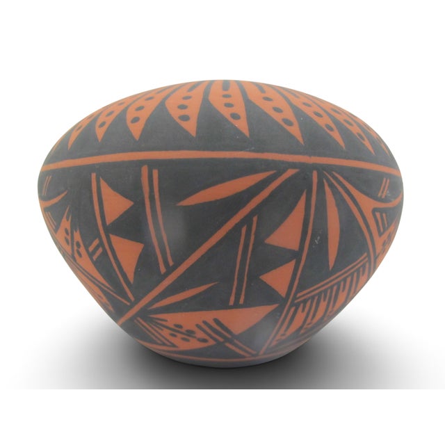 Mid 20th Century Acoma Pueblo Native American Geometric Pottery Seed Jar Pot Signed For Sale - Image 5 of 9
