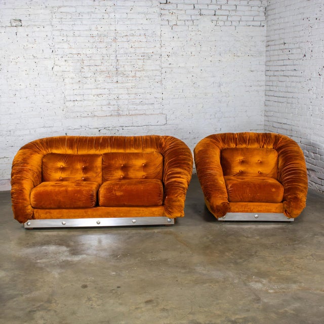 Late 20th Century Modern to Postmodern Low-Slung Loveseat & Chair Set Burnt Orange Velvet & Aluminum Detail For Sale - Image 18 of 18