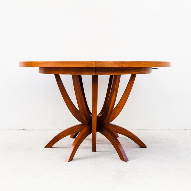 1960s Monumental Mid Century Modern Expandable Pedestal Base Dining Table in Walnut For Sale - Image 5 of 15
