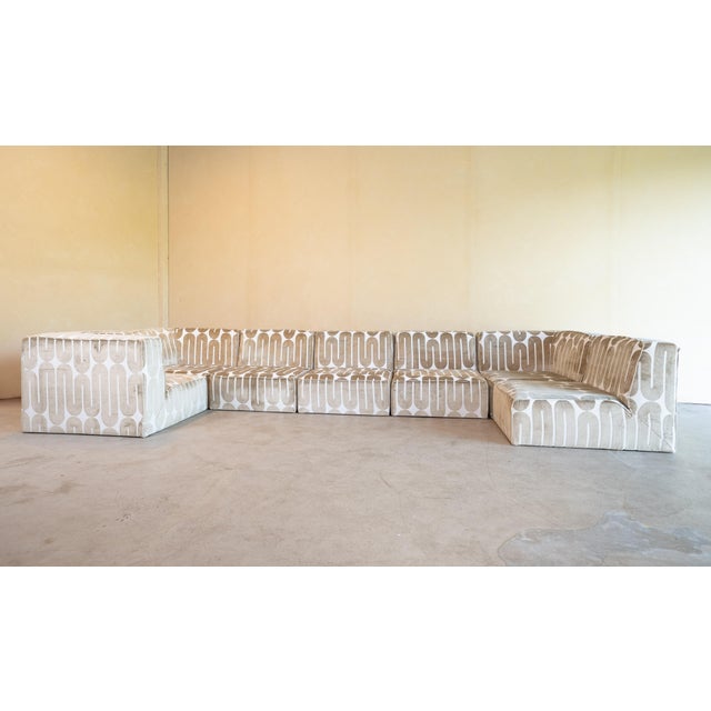 1970s Vintage Modulair Sofa in Geometric Velvet Fabric, 1970s, Set of 7 For Sale - Image 5 of 18