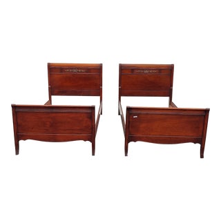 Mid 20th Century Vintage Pair of Mahogany Duncan Phyfe Style Twin Size Beds For Sale