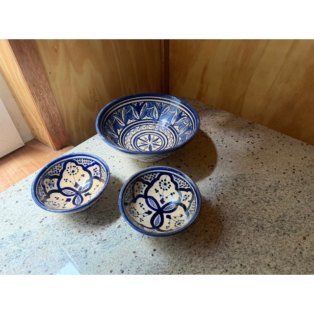Vintage Moroccan Safi Pottery Nesting Bowl Set in Hand-Painted Cobalt Blue, 1950, Set of 3 For Sale - Image 11 of 17