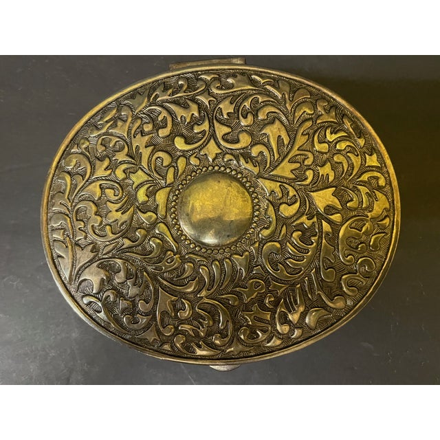 1970s Vintage Ornate Oval Silver-Plated Trinket Box With Velvet Lining For Sale - Image 5 of 11