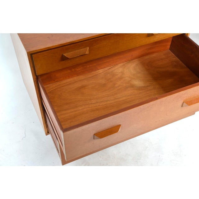 Concorde Range Chest of Drawers in Oak and Beech by John & Sylvia Reid for Stag, 1960s For Sale - Image 6 of 18