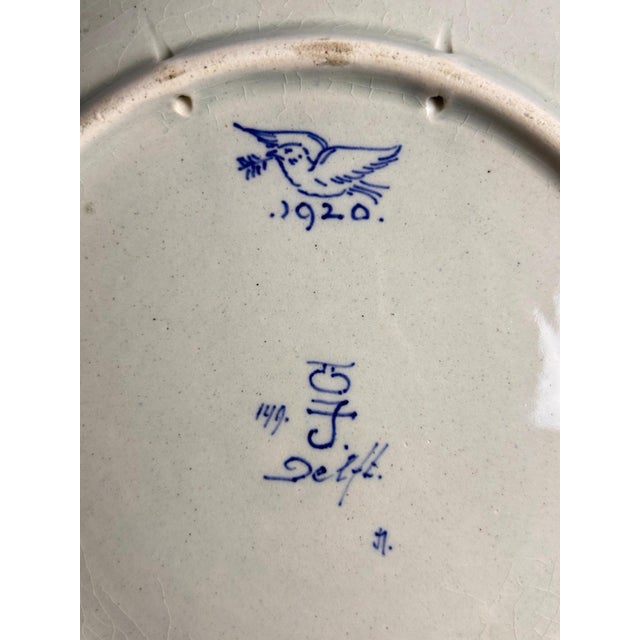 Vintage Hand-Painted Vredesjaar Plates from Royal Delft, 1920, Set of 2 For Sale - Image 17 of 18