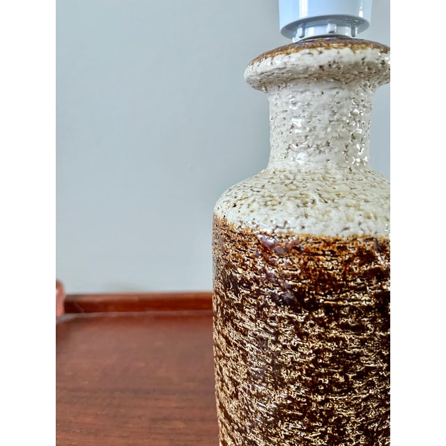 Mid-Century Modern A Pair Danish Modern Brown, Cream Table Lamp by Jensen for Søholm For Sale - Image 3 of 9