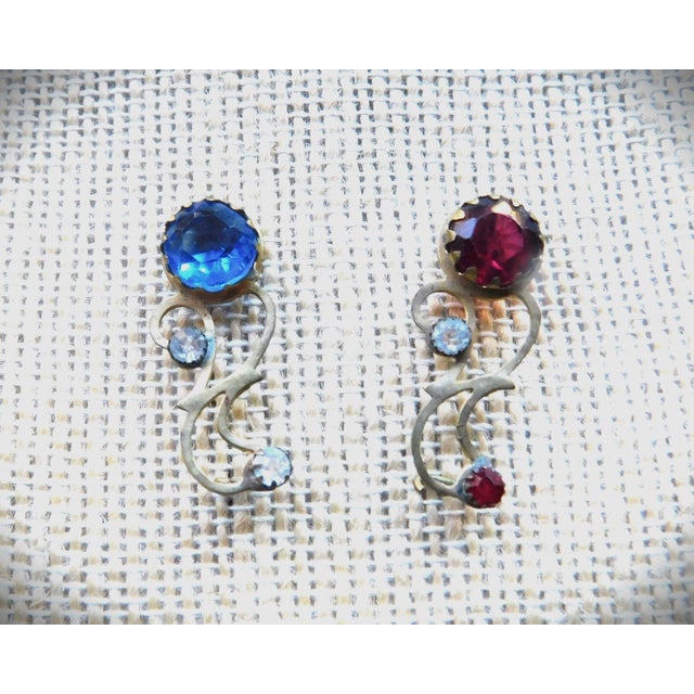 1900 - 1909 Antique Pair of 10k Gold Art Nouveau Red and Blue Pins, England For Sale - Image 5 of 9