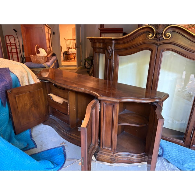 Karges Furniture Vintage Karges Louis XV-Style Carved Walnut China Cabinet For Sale - Image 4 of 7
