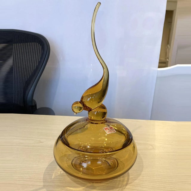 Viking Glass Company Vintage 1960s Viking Tailed Bird Candy Jar in Amber For Sale - Image 4 of 6