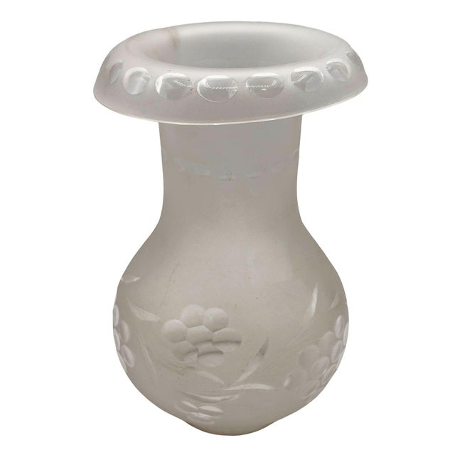 Late 19th Century Victorian Frosted Wheel Cut Glass Oil Lamp Fluted Hurricane Shade For Sale In Los Angeles - Image 6 of 9