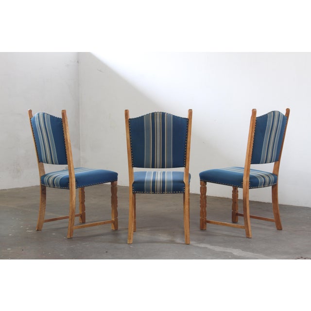 Wood Mid-Century Modern Danish Oak Dining Chairs in the style of Henning Kjærnulf, 1960, Set of 5 For Sale - Image 7 of 17