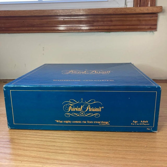 Trivial Pursuit Master Edition – Classic Quiz Game with 2,950 Questions main image 1