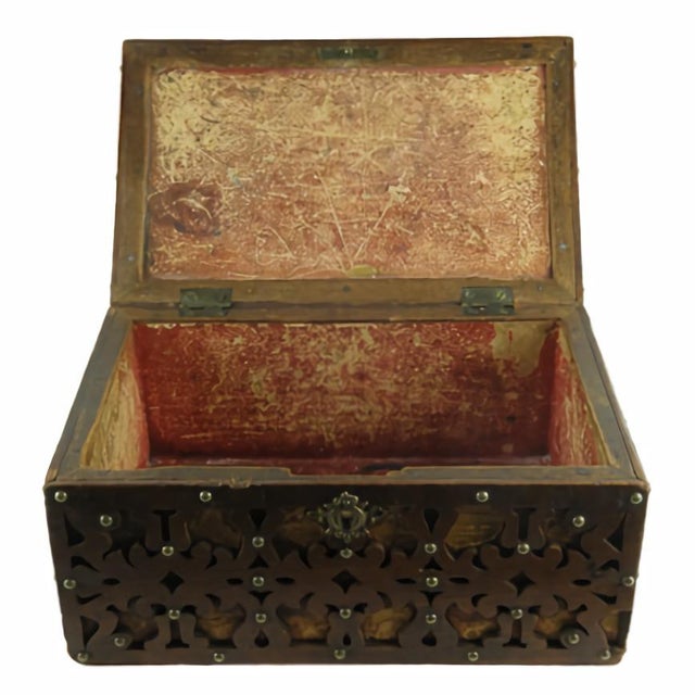 Antique Carved Wooden Lace Box with Pierced Decoration, Sweden, circa 1900 A richly detailed and highly decorative antique...