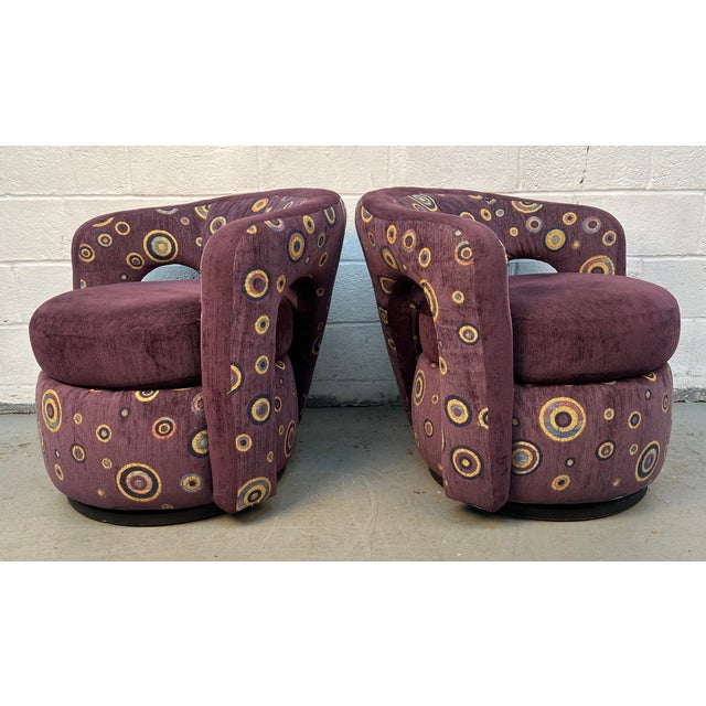 Weiman Late 20th Century Unique Swiveling Lounge Chairs by Weiman For Sale - Image 4 of 12