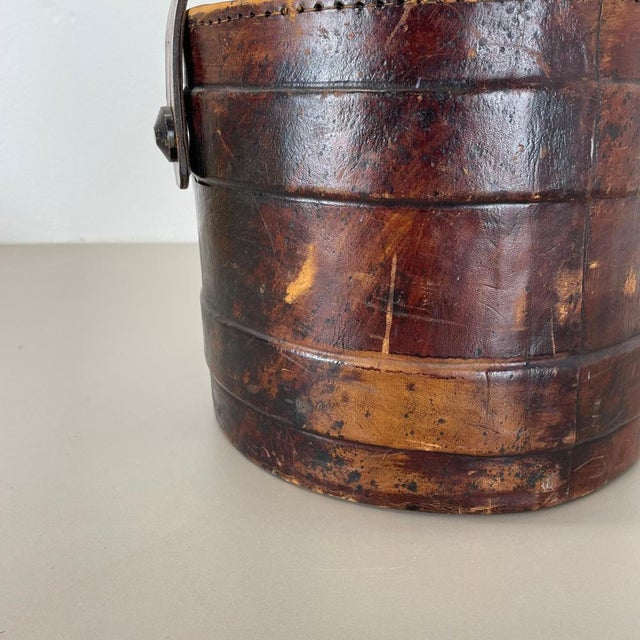 Hollywood Regency Argentinian Leather Waste Paper Basket, 1950s For Sale - Image 12 of 18