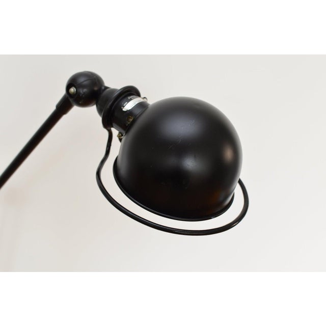 Stunning vintage Jieldé desk or table light from the 1980s. The lamp is adjustable in a lot of positions and is in great...