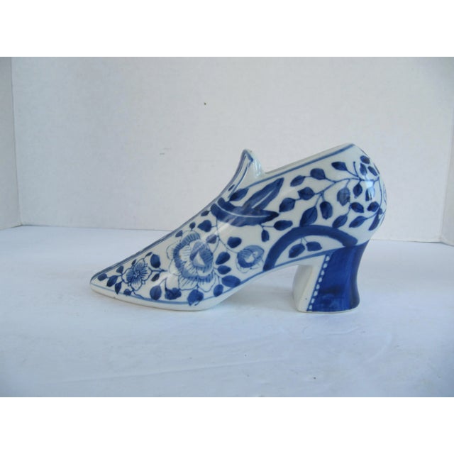 Chinoiserie Vintage Blue & White Chinoiserie Shoe For Sale - Image 3 of 6