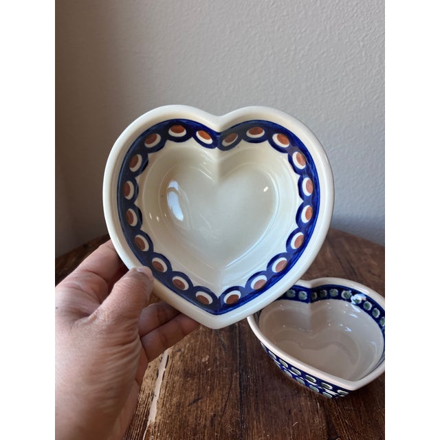 Late 20th Century Polish Pottery Boleslawiec Heart Shaped Bowls - Set of 2 For Sale - Image 4 of 7