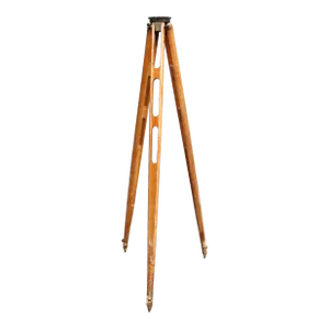 K+e Vintage Oak Tripod