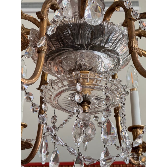 Early 19th Century Anglo-Irish Crystal and Gilt Bronze Chandelier For Sale - Image 9 of 11