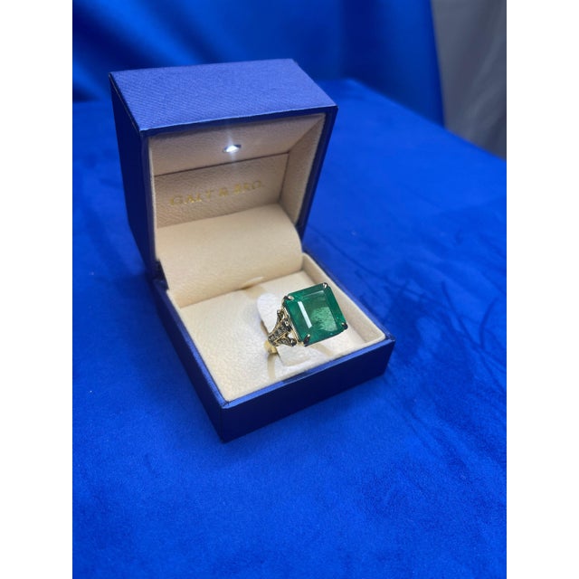Fancy Vivid Green Emerald Shape Square Step Cut Emerald Diamond Cocktail Statement, Size 7 For Sale In Washington DC - Image 6 of 10