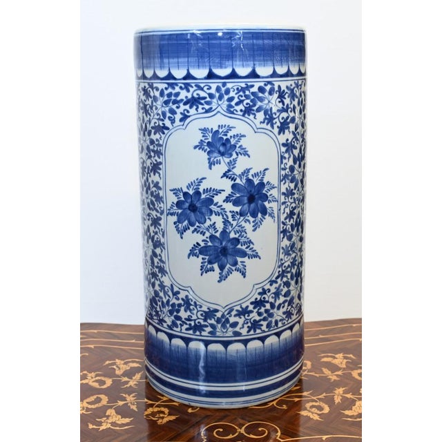 Ceramic Chinese Ming Porcelain Urn or Umbrella Stand, 1930s For Sale - Image 7 of 7
