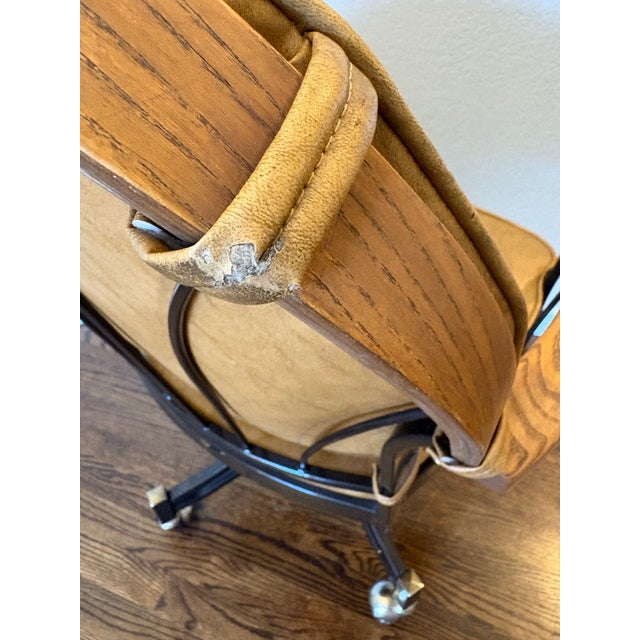 1970s Mid-Century Modern u.s. Furniture Industries Shellback Swivel Chair With Casters For Sale - Image 11 of 12