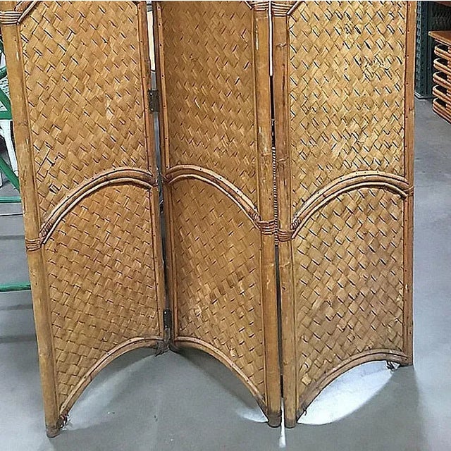 1950s Three Panel Arched Wicker Woven & Rattan Folding Screen For Sale - Image 4 of 4