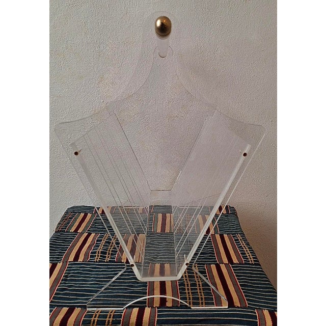 Magazine Rack in Acrylic and Brass, 1970s For Sale - Image 4 of 10