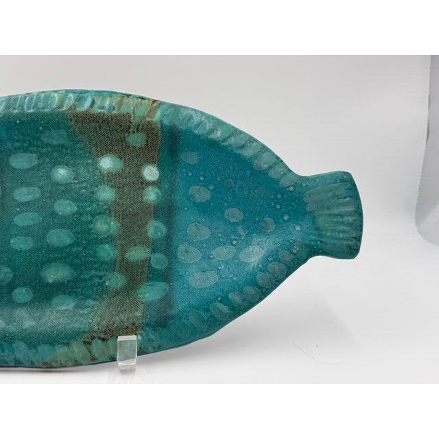 Raymor Midcentury Modern Pottery Decorative Fish Lucite Stand For Sale - Image 4 of 9