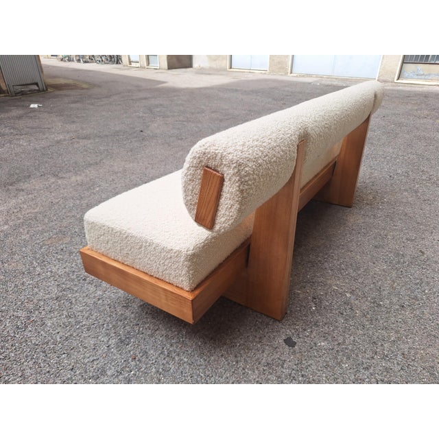 Mid-Century Modern Sofa in Light Wood and White Teddy Bear Bouclé Fabric, 1990s For Sale - Image 3 of 18