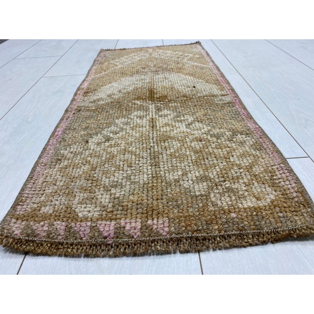 Turkish Mid 20th Century Turkish Handknotted Floral Rug For Sale - Image 3 of 5